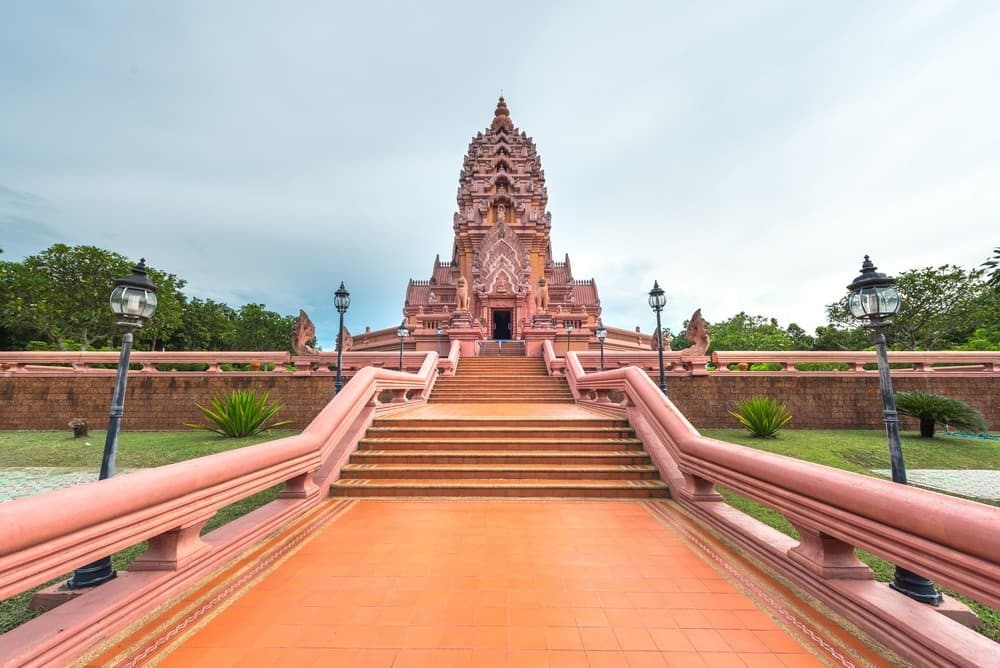 พระบรมธาตุเจดีย์ศรีสุวจนคุณานุสรณ์ (วัดป่าเขาน้อย)