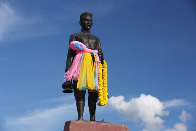อนุสาวรีย์พระยาชัยสุนทร (ท้าวโสมพะมิตร)