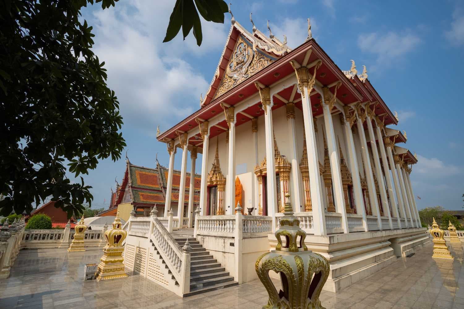 วัดกลางบางพระ