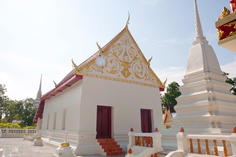 วัดตูม