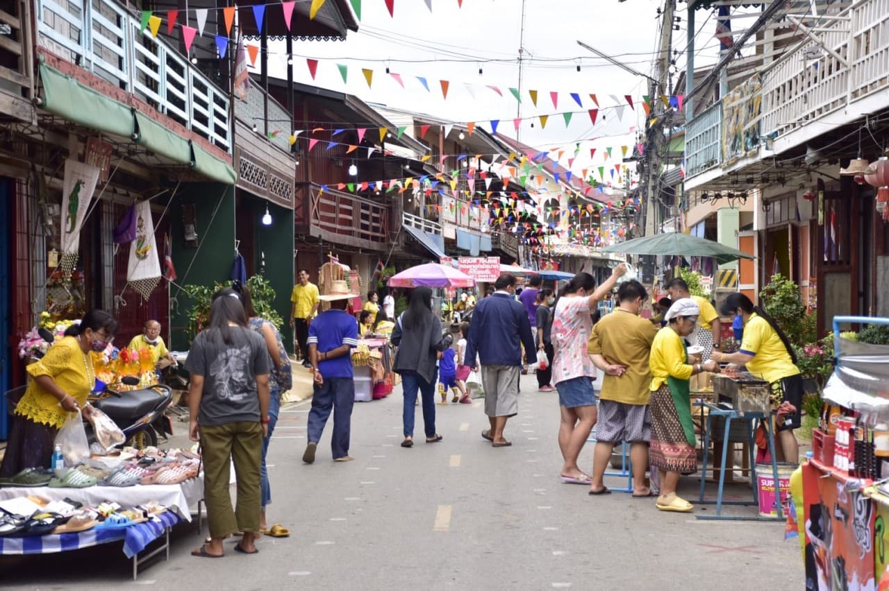 ตลาดถนนคนเดินโรงพักเก่าสรรพยา