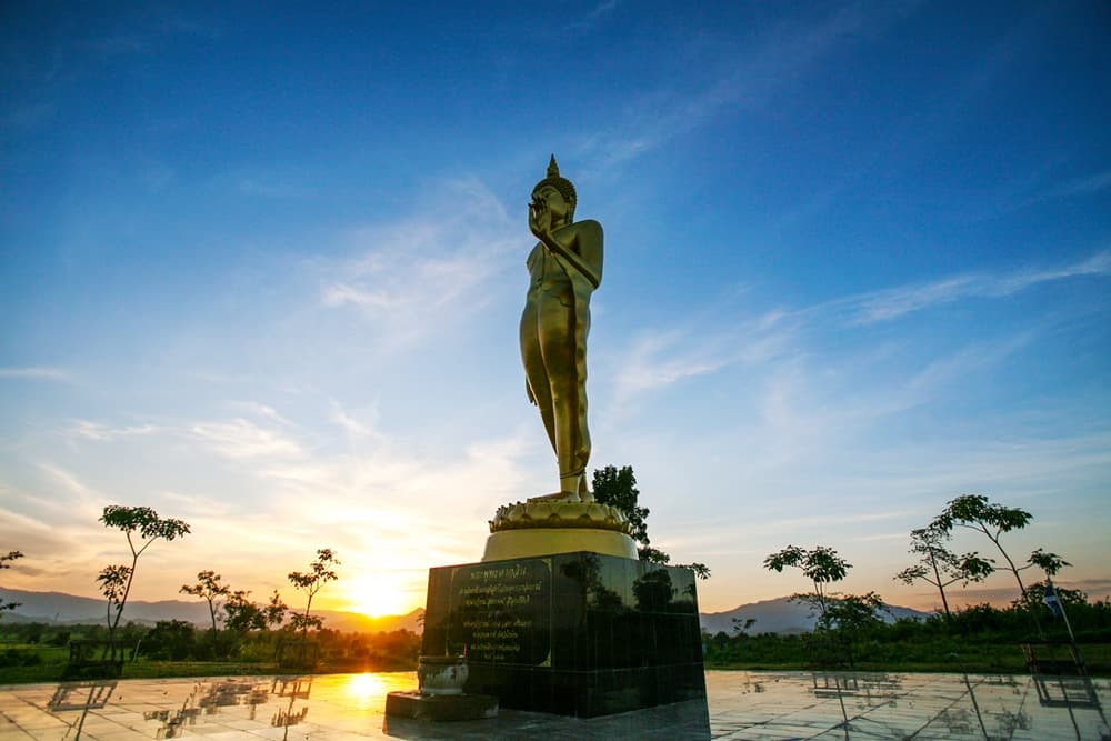 วัดดอยข่อยเขาแก้วและวัดกลางสวนดอกไม้