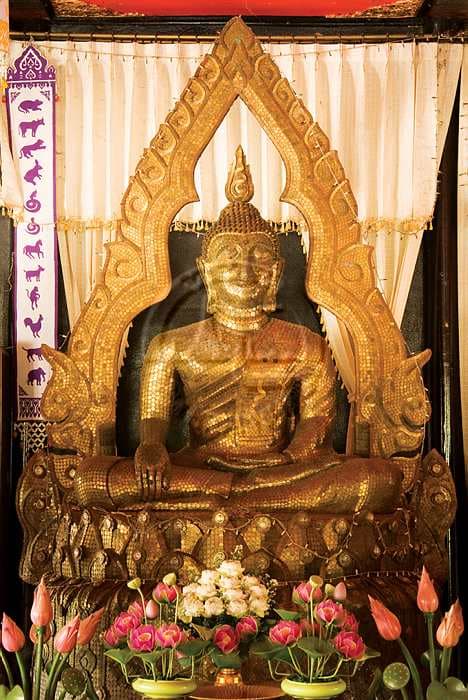 วัดลาดขาม (หลวงพ่อแสนเหรียญ)