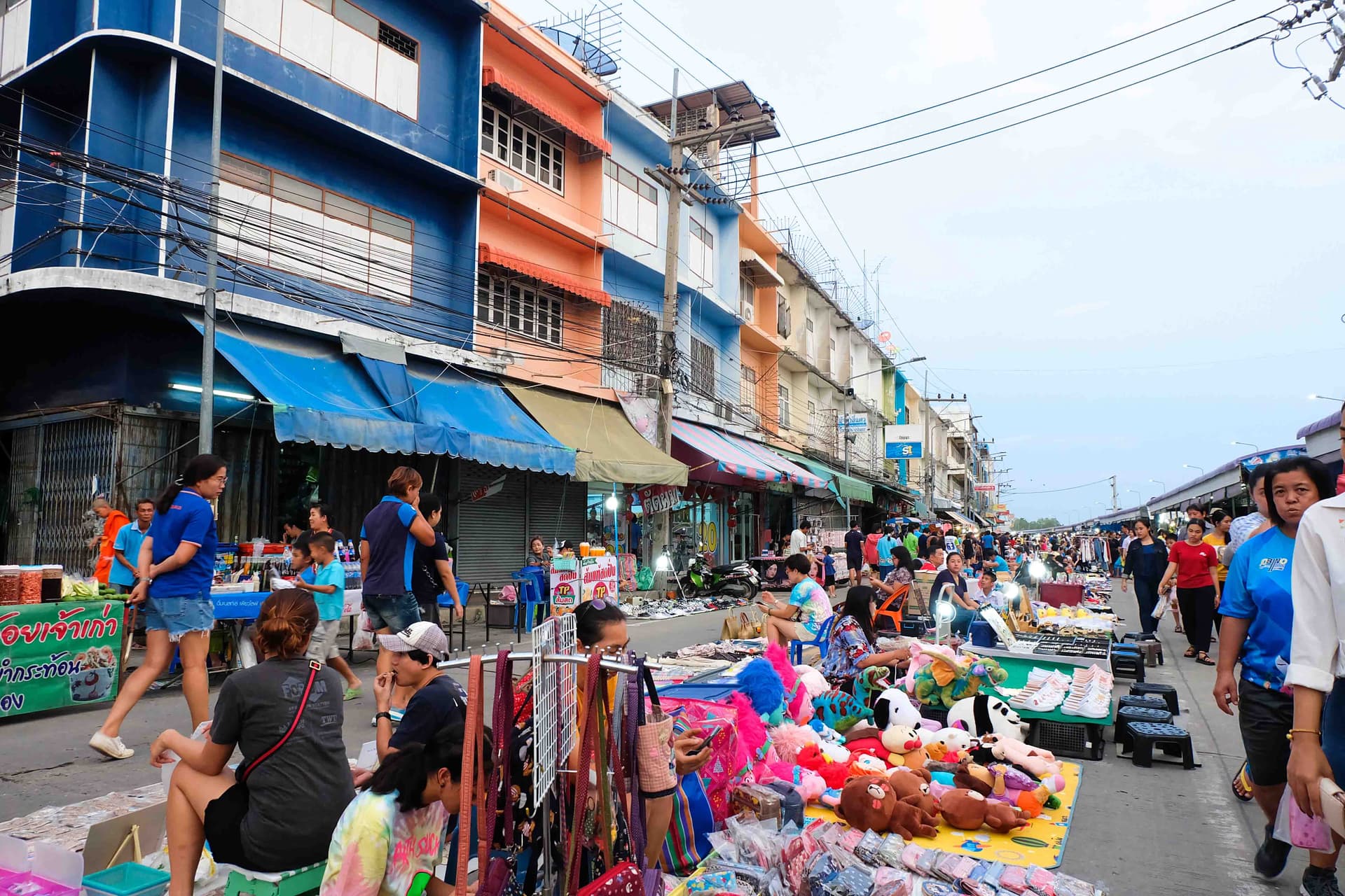 ตลาดริมน้ำเจ้าพระยา