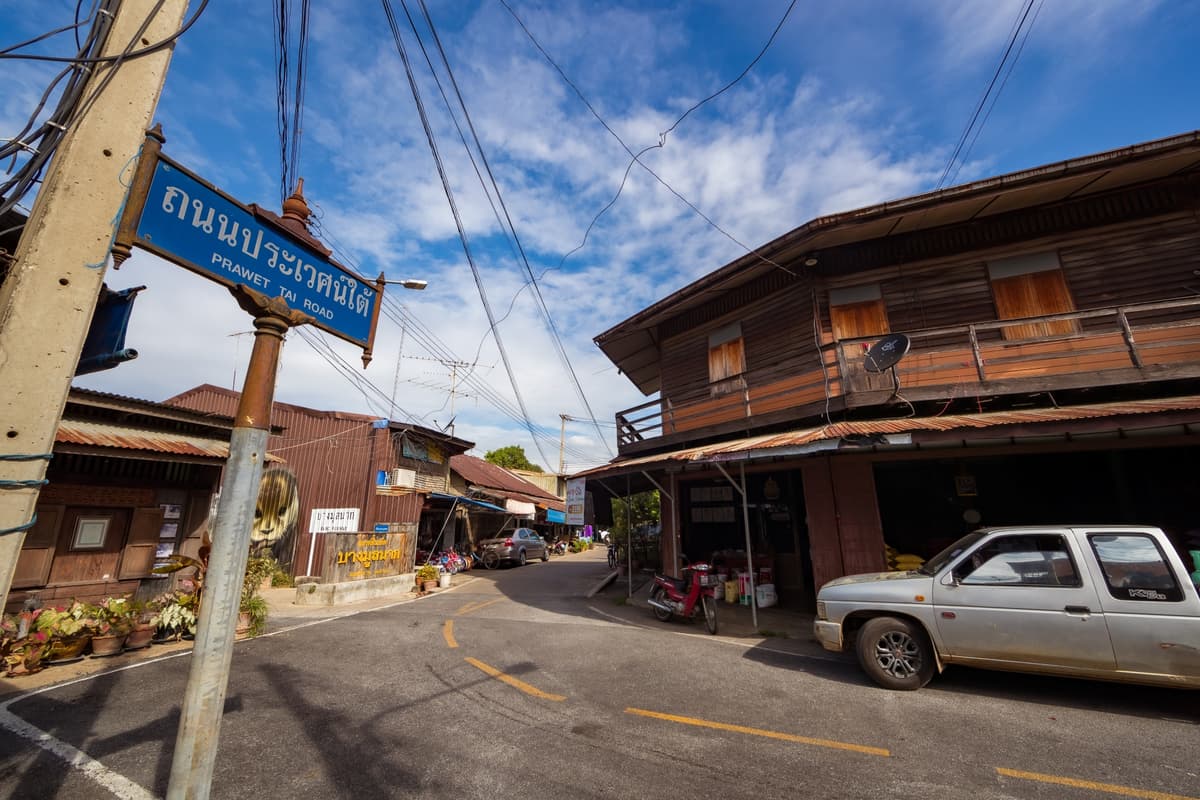 ตลาดบางมูลนาก