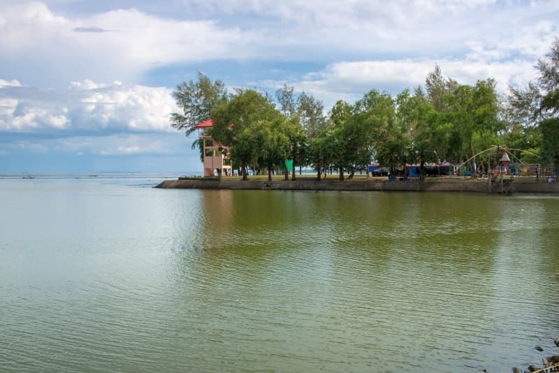 หาดแสนสุขลำปำ