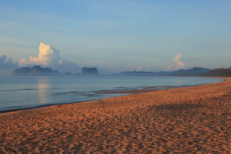 หาดบางเบิด