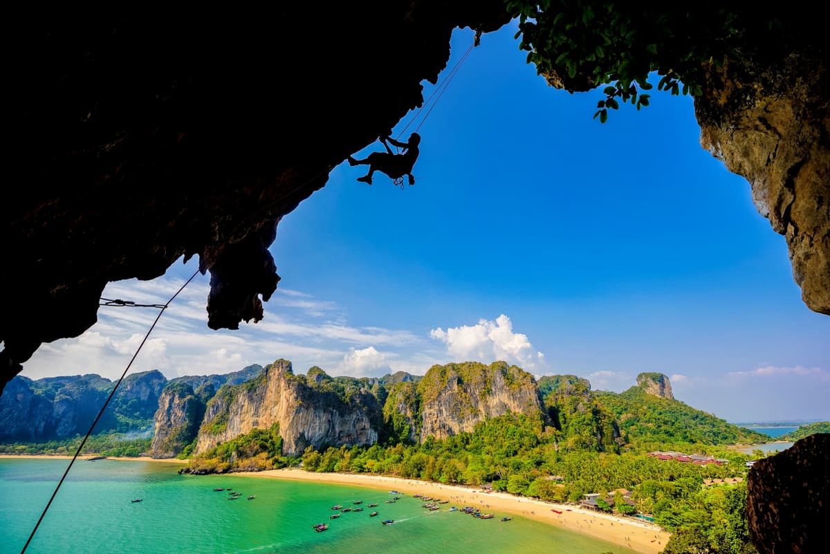 หาดไร่เล (หาดไร่เลตะวันตก หาดไร่เลตะวันออก หาดถ้ำพระนาง)