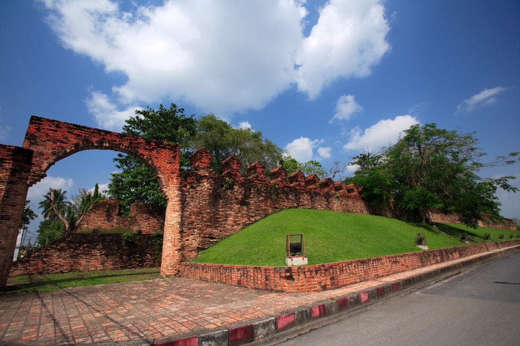 กำแพงเมืองเก่า (กำแพงเมืองนครศรีธรรมราช)