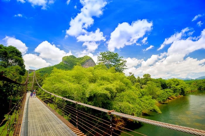 สะพานแขวนเขารูปหัวใจ และชุมชนบ้านเขาเทพพิทักษ์