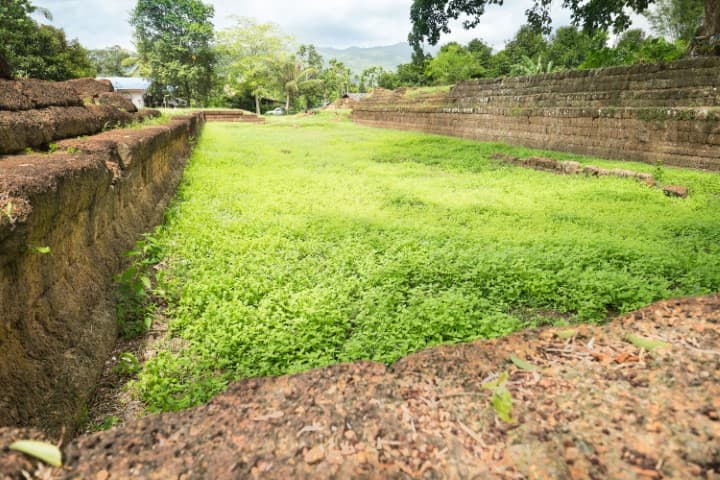 โบราณสถานเมืองเพนียด