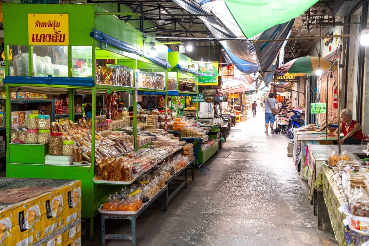 ตลาดเก่าวิเศษชัยชาญ (ตลาดศาลเจ้าโรงทอง)