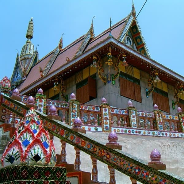 วัดพระพุทธบาทภูแฝด