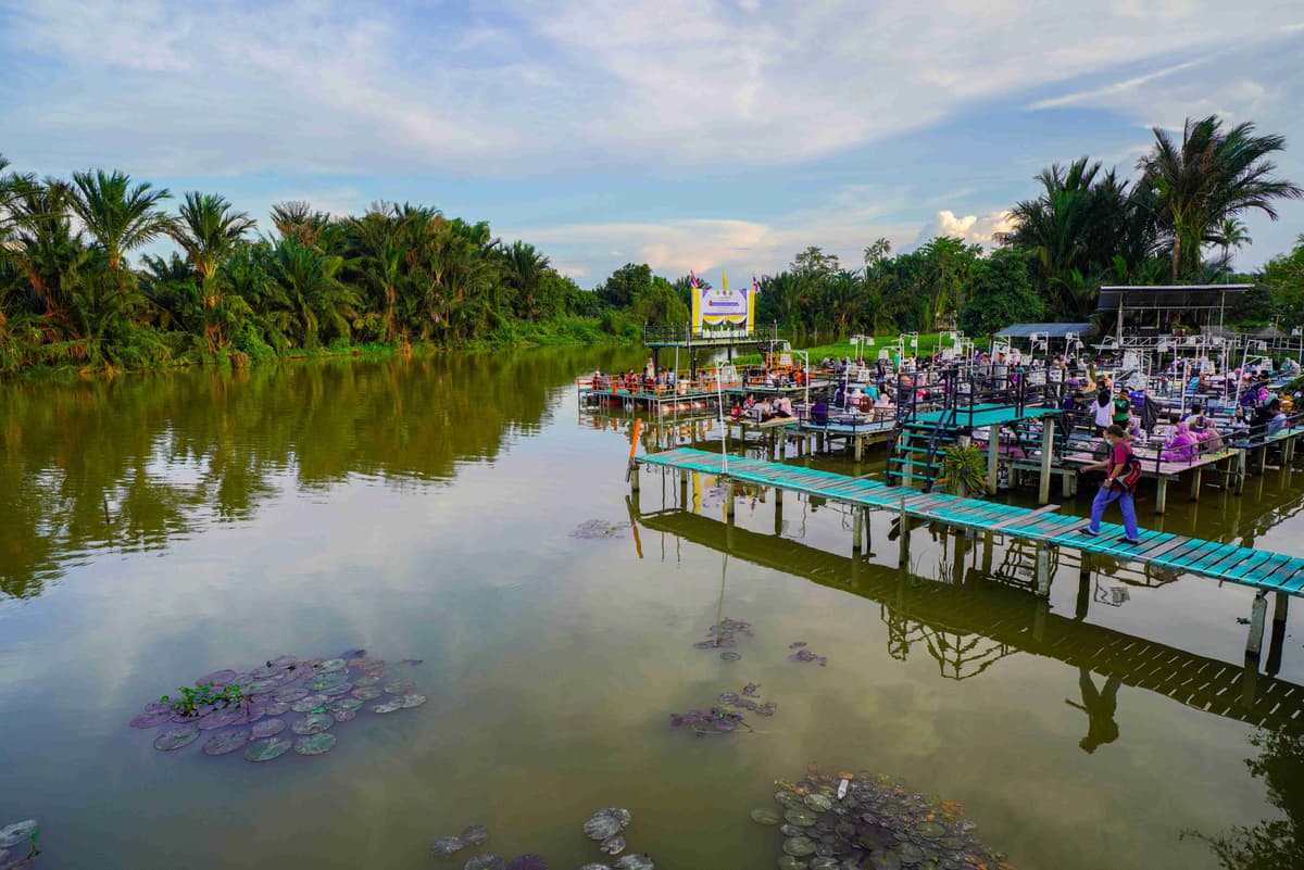 ตลาดน้ำชุมชนยะกังขนม 100 ปี