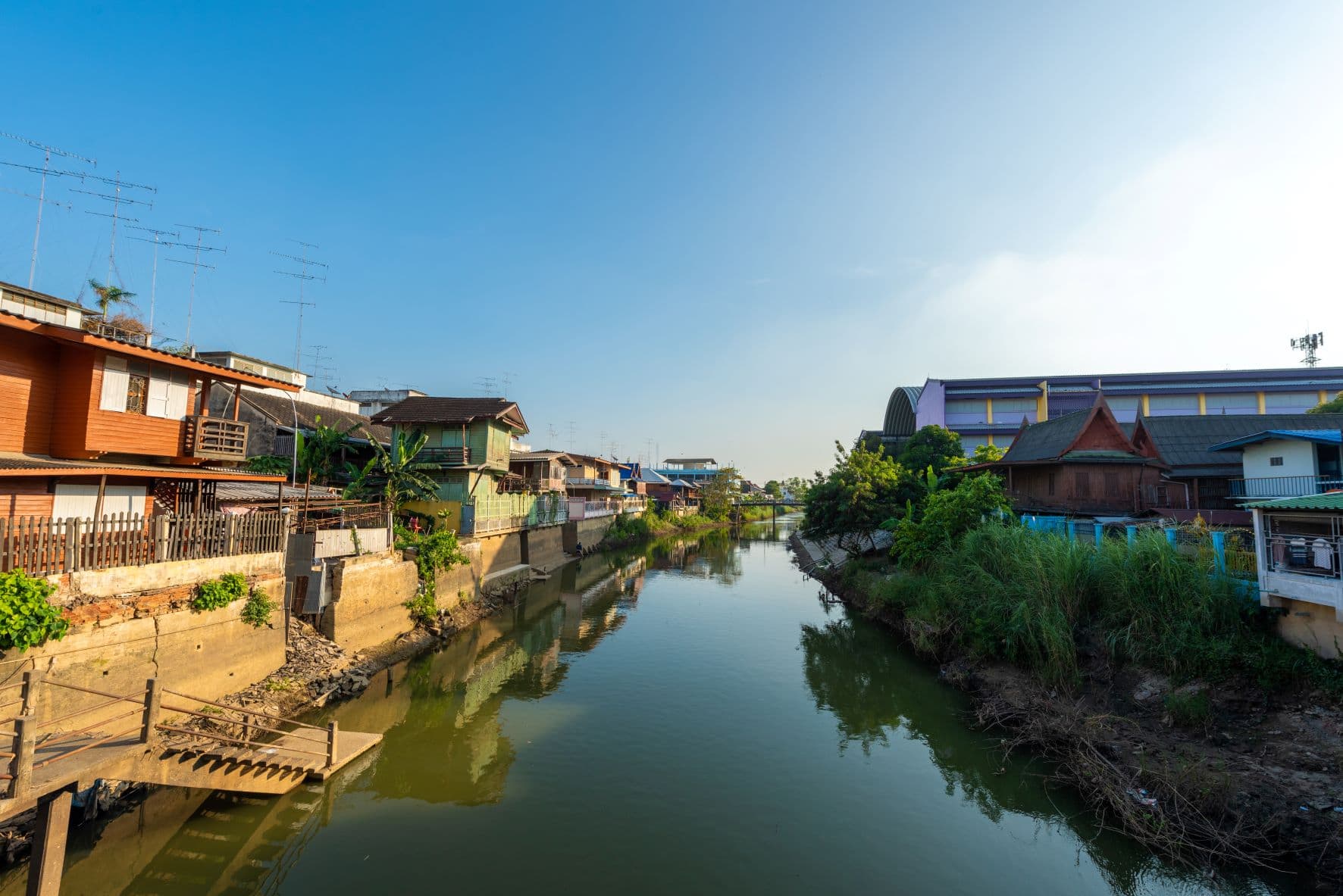 ชุมชนย่านเมืองเก่าริมแม่น้ำเพชรบุรี