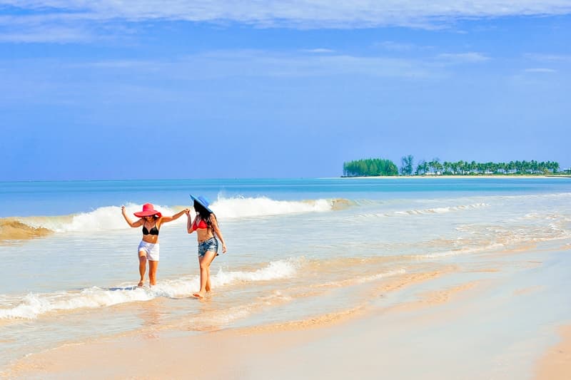 หาดบางสัก