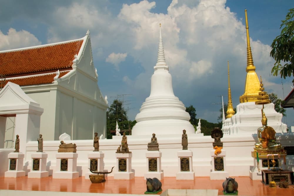 วัดเชิงท่า ลพบุรี