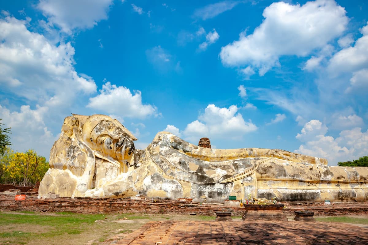 วัดโลกยสุธาราม (วัดพระนอน)