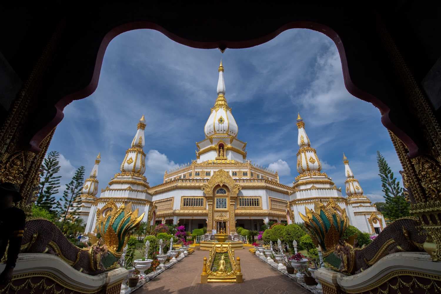 พระมหาเจดีย์ชัยมงคล