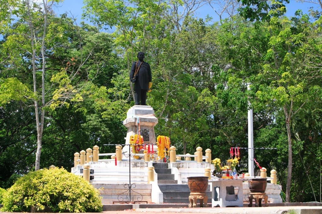 อนุสาวรีย์พระยารัษฎานุประดิษฐ์มหิศรภักดี (คอซิมบี้ ณ ระนอง)