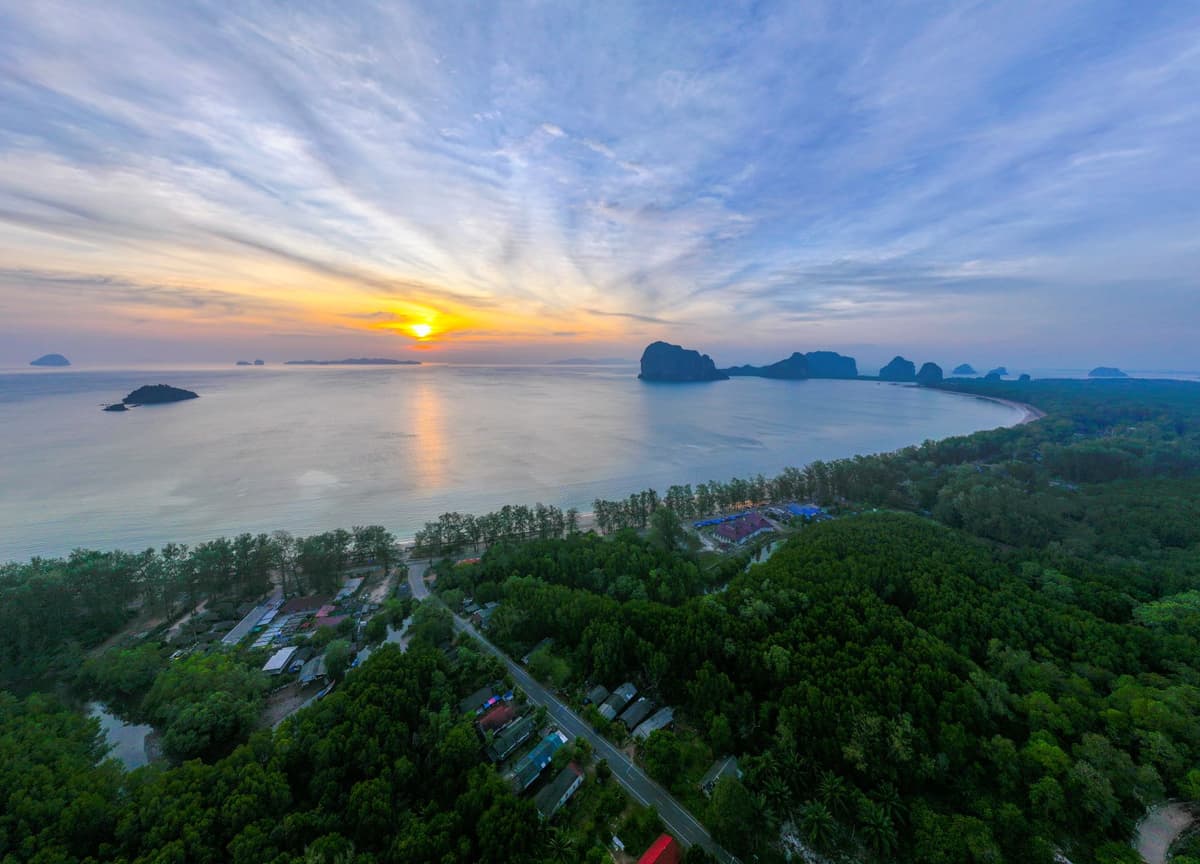 หาดปากเมง และท่าเทียบเรือปากเมง