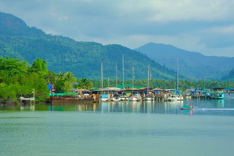 ชุมชนบ้านสลักคอก