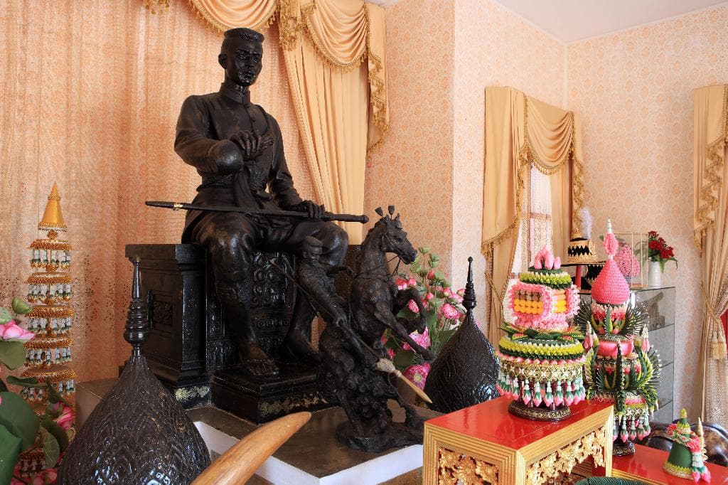 ศาลสมเด็จพระนเรศวรมหาราช